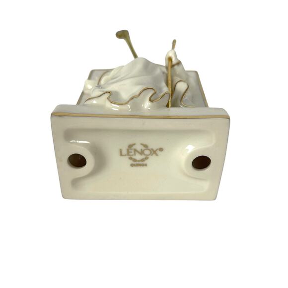 Vintage LENOX PORCELAIN ORNAMENT Of THE NATIVITY From GERMANY 4" With Box - Picture 4 of 5